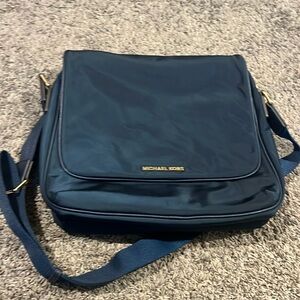 Michael Kors Kieran Messenger Bag